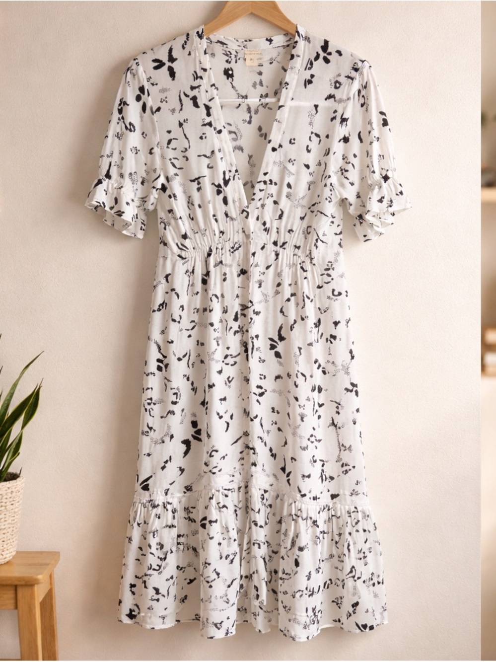 Saltwater Lux White and Black Floral V-Neck Midi Dress